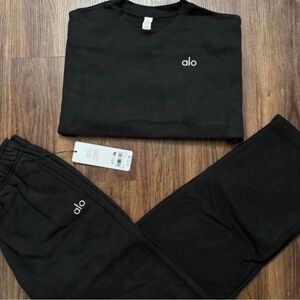Alo Black Sweatshirt and Sweatpants Set